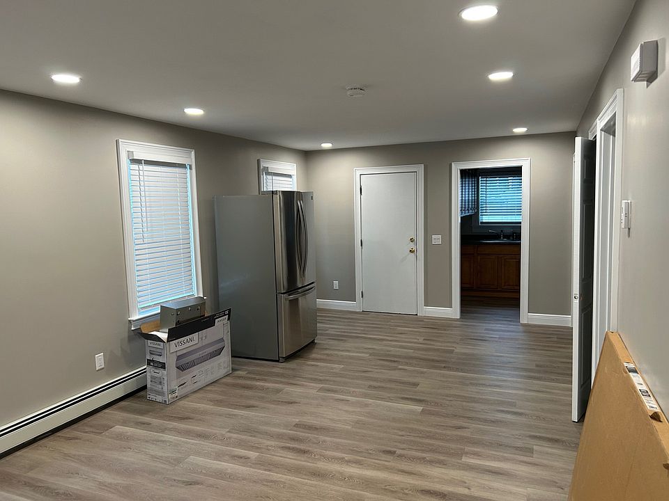 1st image of 68 Lyman Ave Floor 1