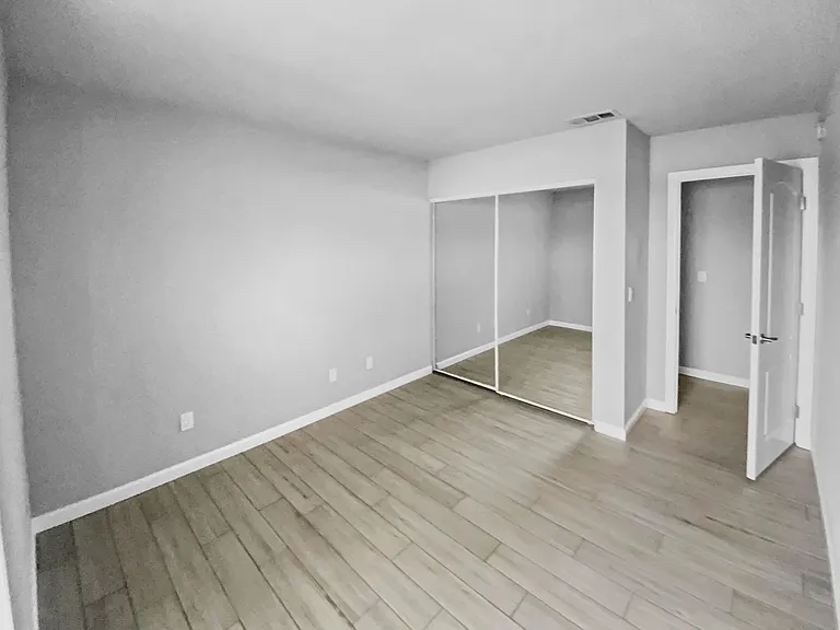 9325 W Desert Inn Rd #278 — Photo 11