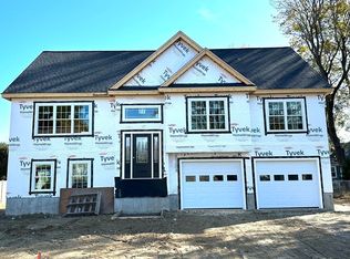 1 Claffy St, Taunton, MA 02780