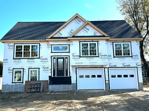 1 Claffy St, Taunton, MA 02780