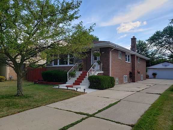 2nd image of 8047 Leclaire Ave