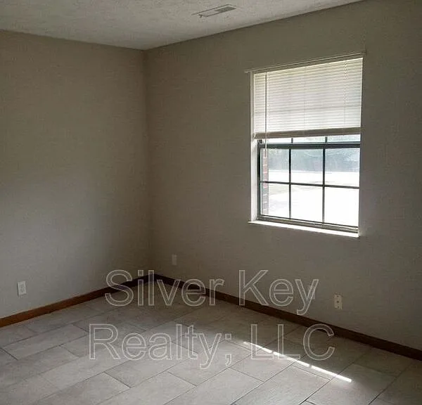 408 & 410 Oklahoma St #2 — Photo 4