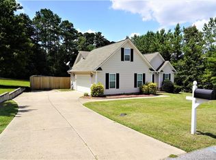 104 Chickadee St, Fayetteville, NC 28306