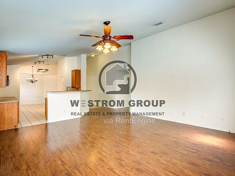 10200 Pear St — Photo 11