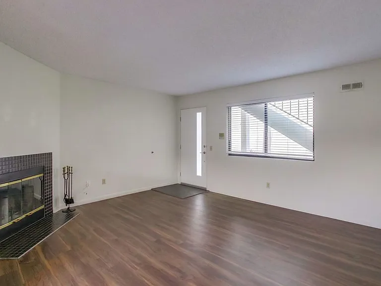 Beautifully Renovated Property perfectly situated between North Park and Normal Heights! — Photo 30
