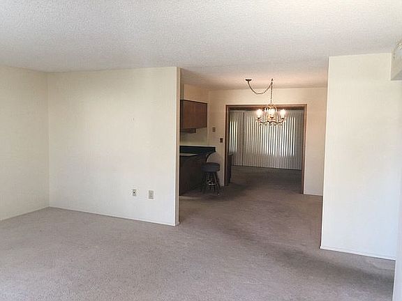 2nd image of 10305 W Kingswood Cir