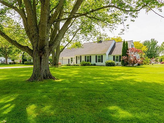 3rd image of 5518 Rosecliff Dr