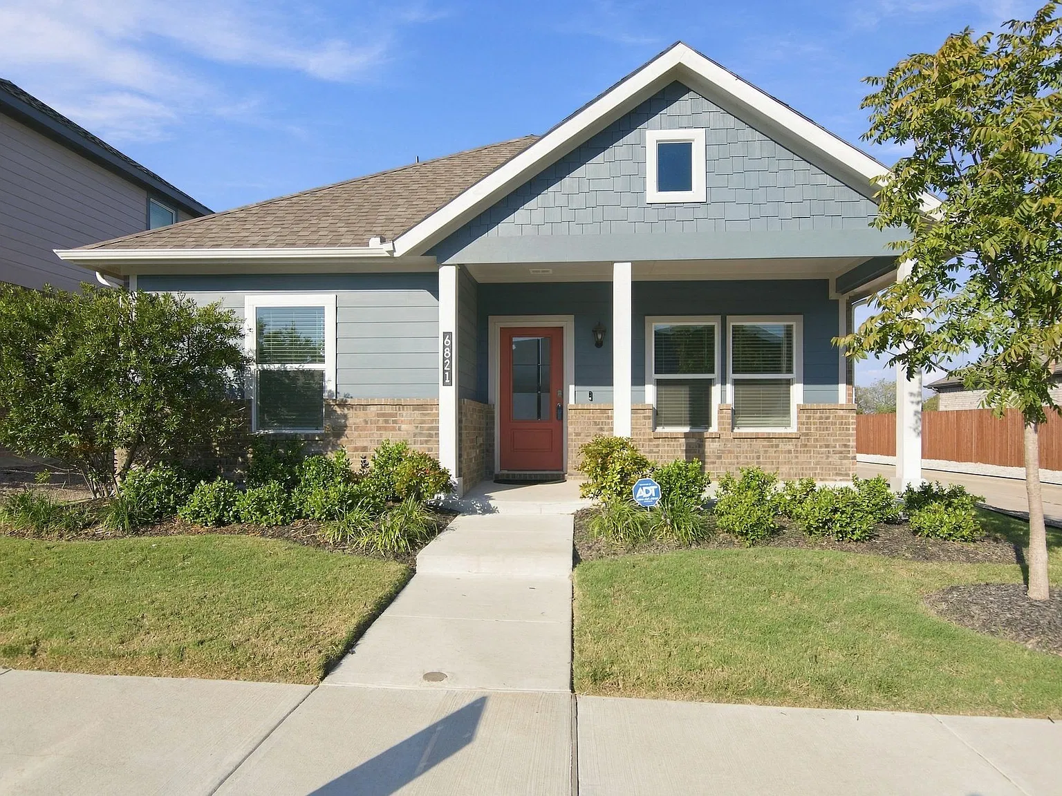 3 bed, 1924 sqft, $2,500 — Photo 1
