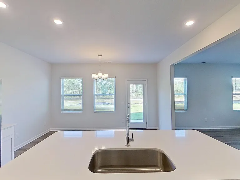 1095 Hanson Dr — Photo 7