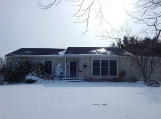 156 Southfield Rd, Baiting Hollow, NY 11933