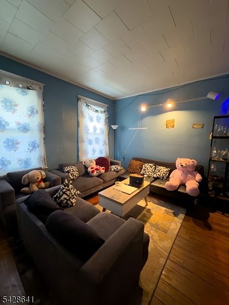 1st image of 169 Laurel Ave