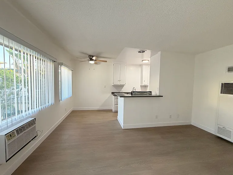 1315 N Columbus Ave. — Photo 4