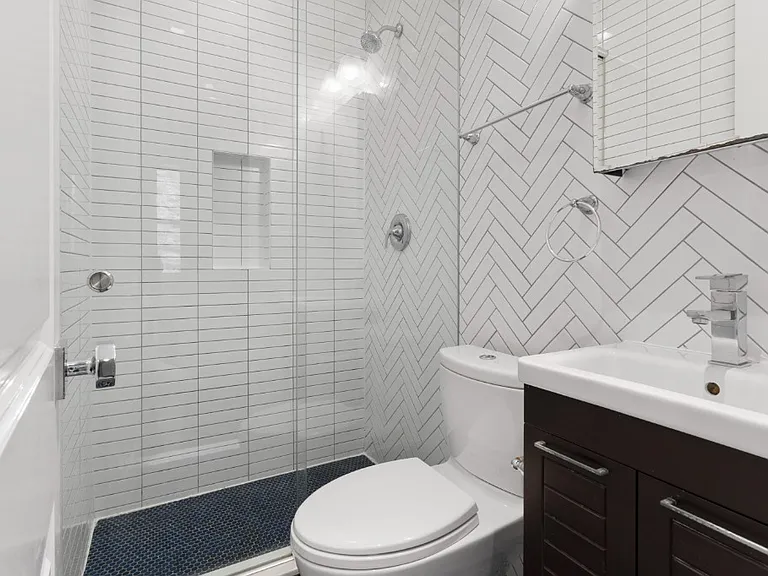 350 E 13th St #7 — Photo 9