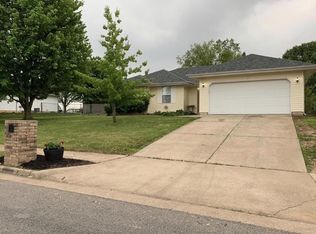 4586 W Portland St, Springfield, MO 65802