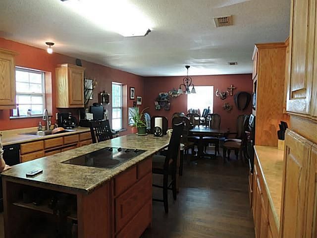 1st image of 710 Eastern Valley Ln