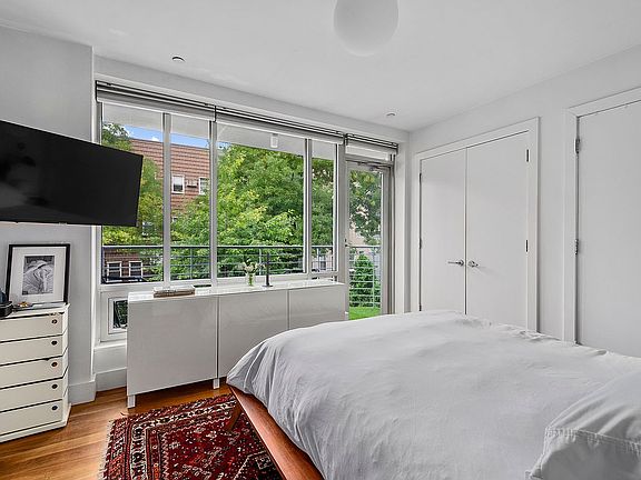 3rd image of 36 Eckford St APT 2B