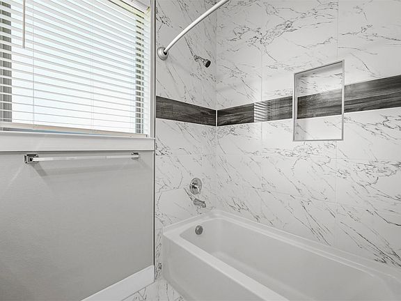 4th image of 204 S Getzendaner St #2