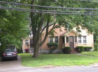 48 Woburn St, Lowell, MA 01852