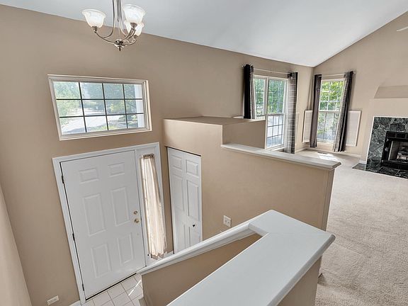 3rd image of 2830 Shelly Ln
