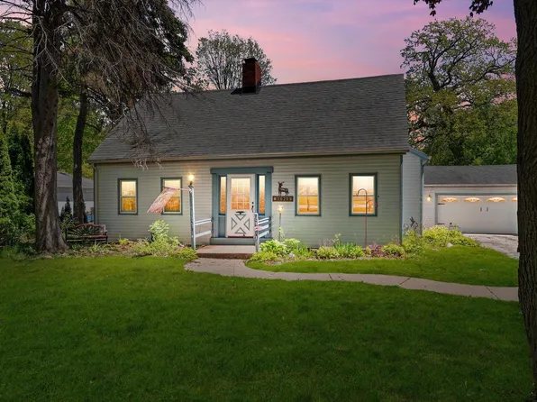 3020 S 124th STREET, West Allis, WI 53227