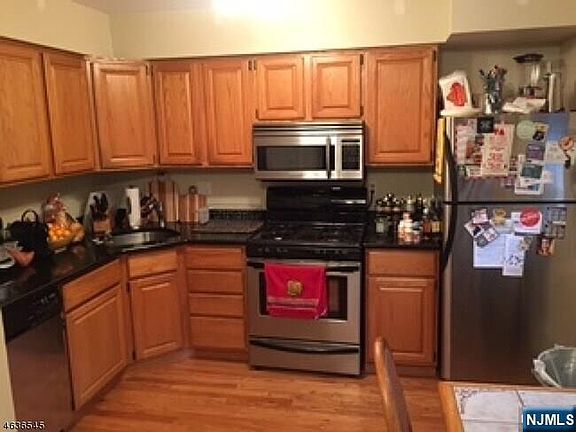 2nd image of 1241 Valley Rd #2