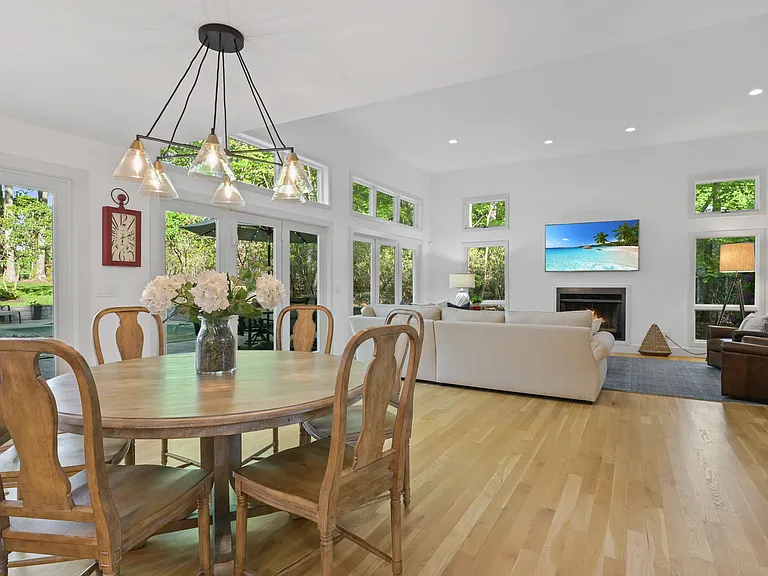 2855 Deerfield Rd — Photo 5