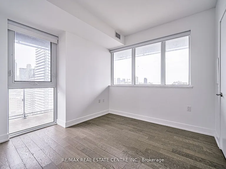 7 Grenville St #2605 — Photo 24