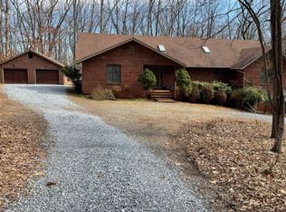 136 Hunting Ln, Goode, VA 24556