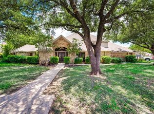 912 Kingston Dr, Mansfield, TX 76063
