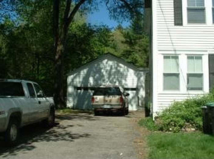 2nd image of 685 S Main St