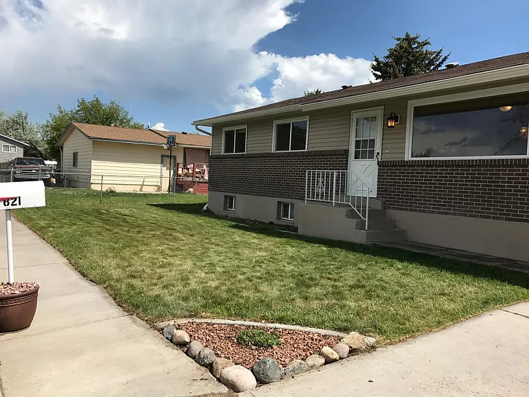 Front view of home
