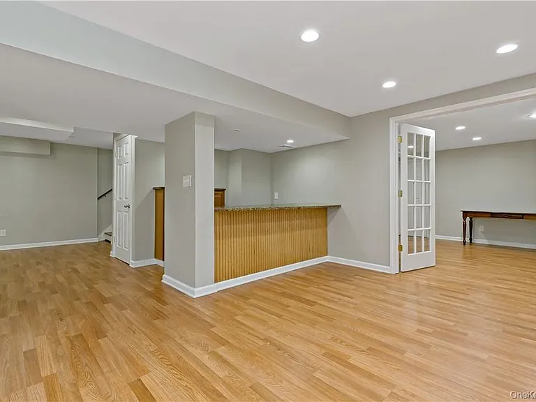 2301 Mohansic Ave — Photo 26