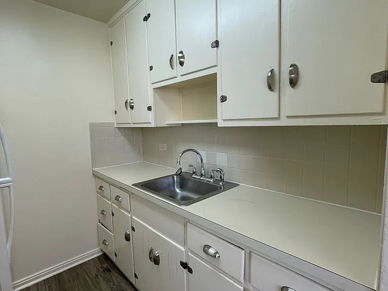 Panama Apartments — Photo 6