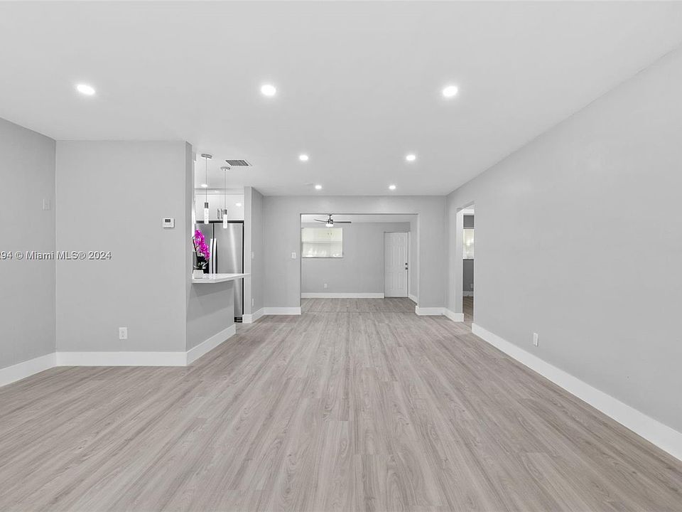1st image of 870 NW 36th Ave