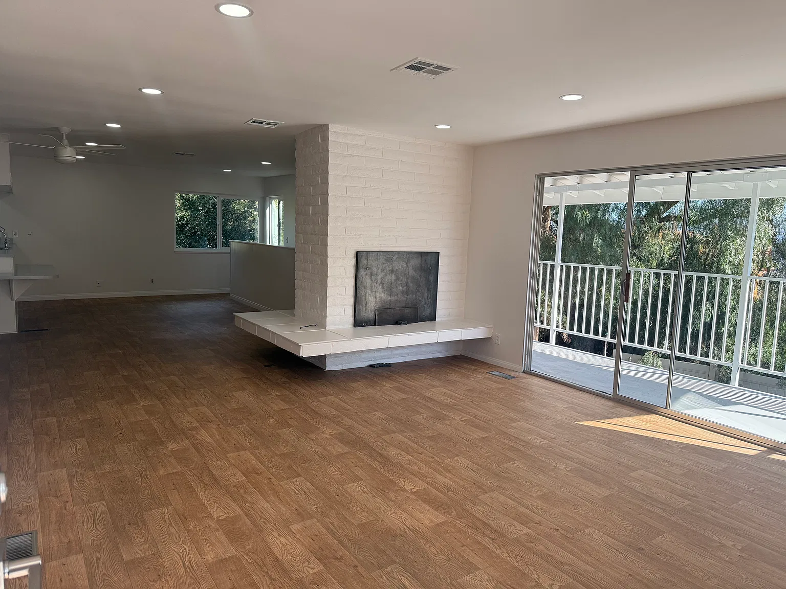 4 bed, 2204 sqft, $4,000 — Photo 2