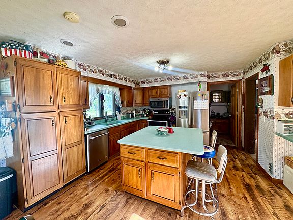 3rd image of 608 W Main St