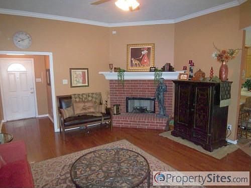 3rd image of 1213 Remington Ct