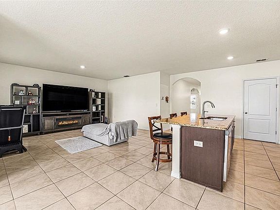 5th image of 3180 COUNTRY CLUB CIRCLE