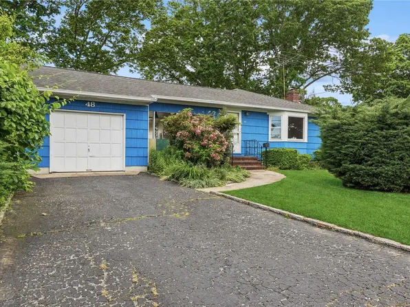 48 Bond Street, West Babylon, NY 11704