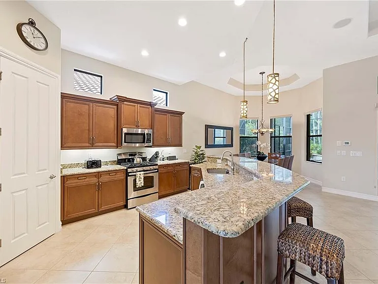 6255 Brunello Ln — Photo 9