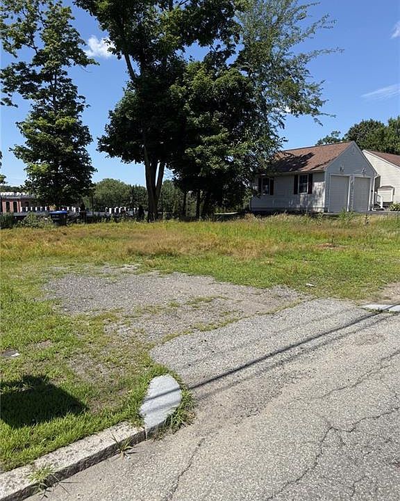 1st image of 130 Woodward Rd