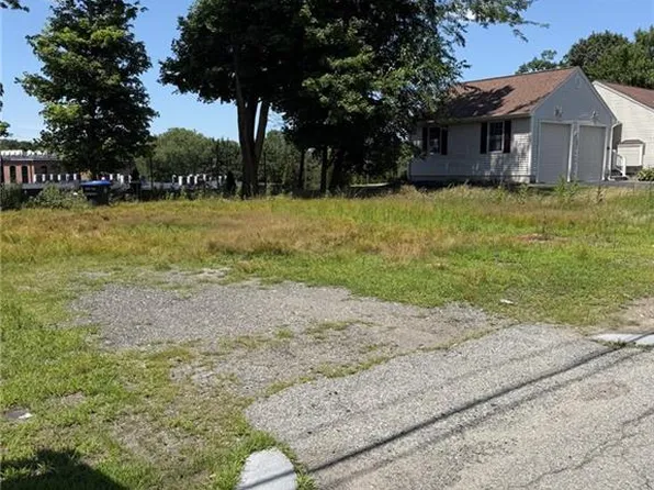 130 Woodward Rd, Providence, RI 02904