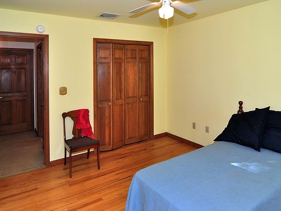 4th image of 12 Lincoln St