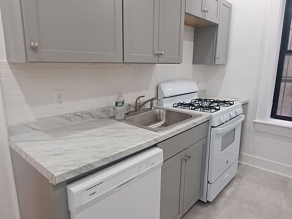 5th image of 362 Midwood St APT 2R