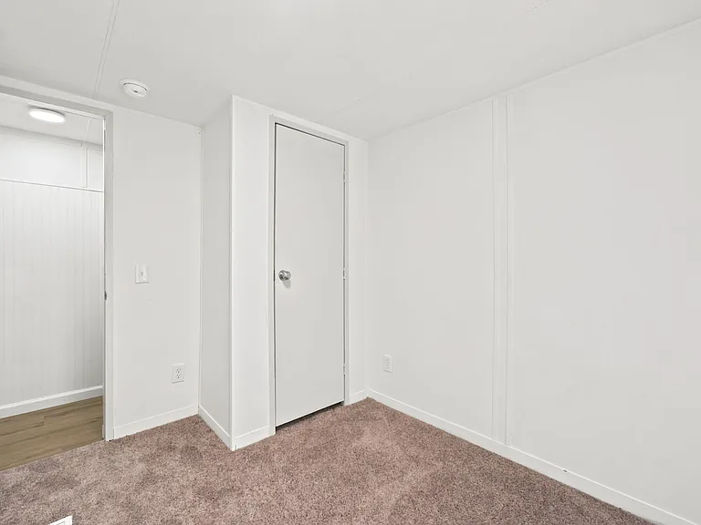 1046 Artic Loop — Photo 16