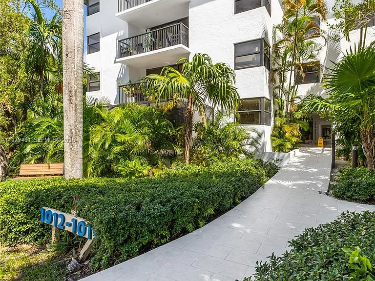 101 Ocean Lane Dr #1012 — Photo 26