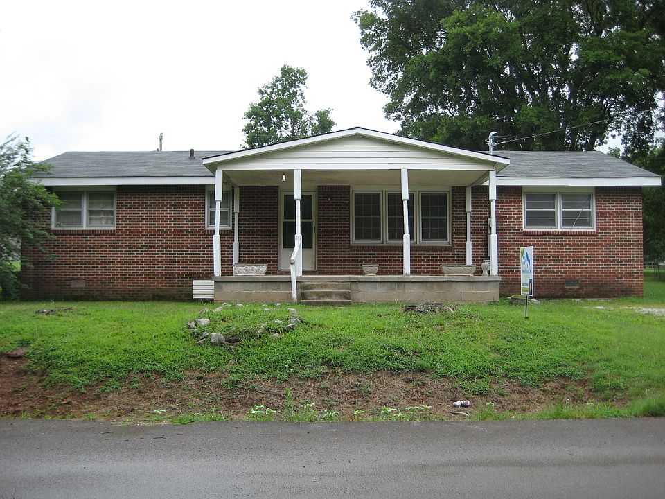 3 BEDROOM, 1.5 BATH HOME