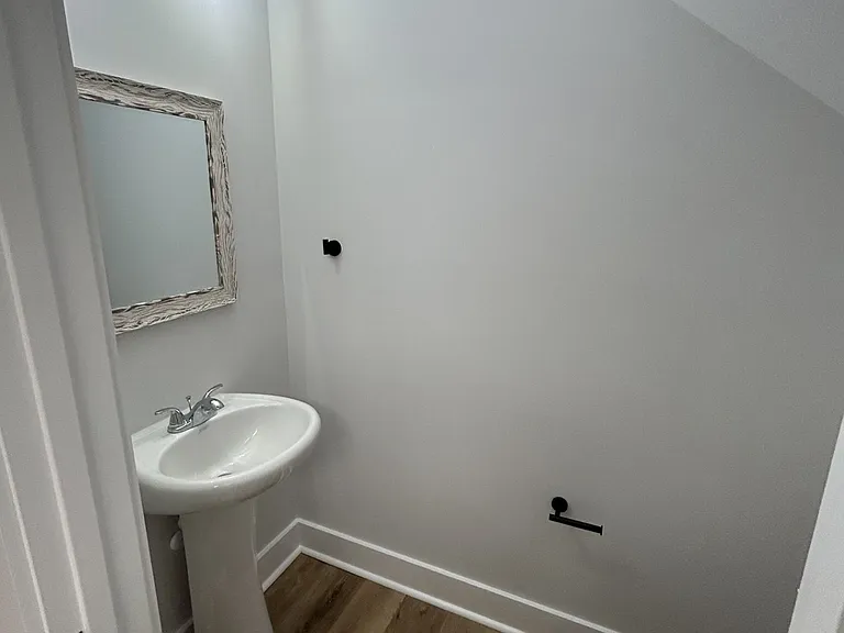 6 Robin Hood Rd #A — Photo 7
