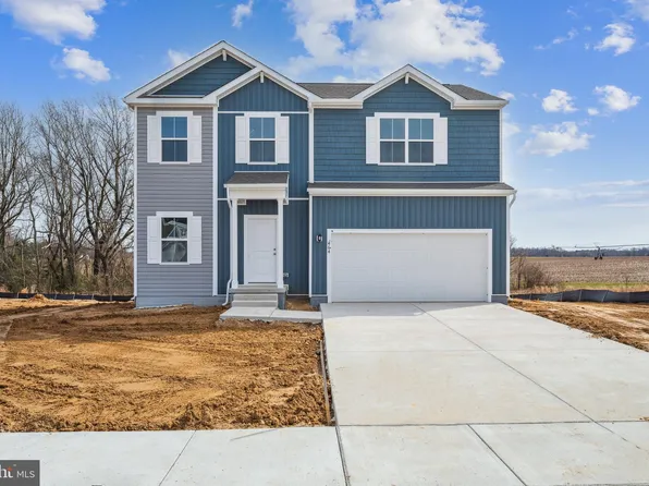 464 Pontoon Dr, Felton, DE 19943