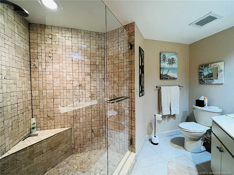 221 NE Plantation Rd #215 — Photo 58